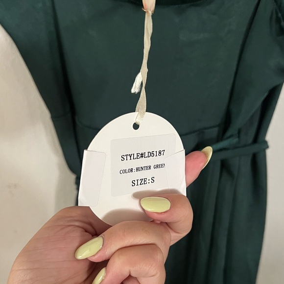 Formal Dress - Picture 3 of 4